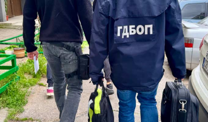 12 арестувани за виртуално блудство с деца