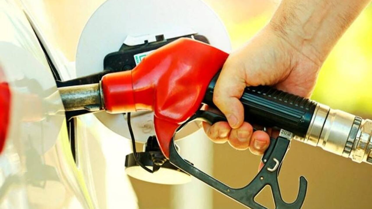 Almanya’da 17 sentlik yakıt indirimi onaylandı: Ne zaman başlayacak?