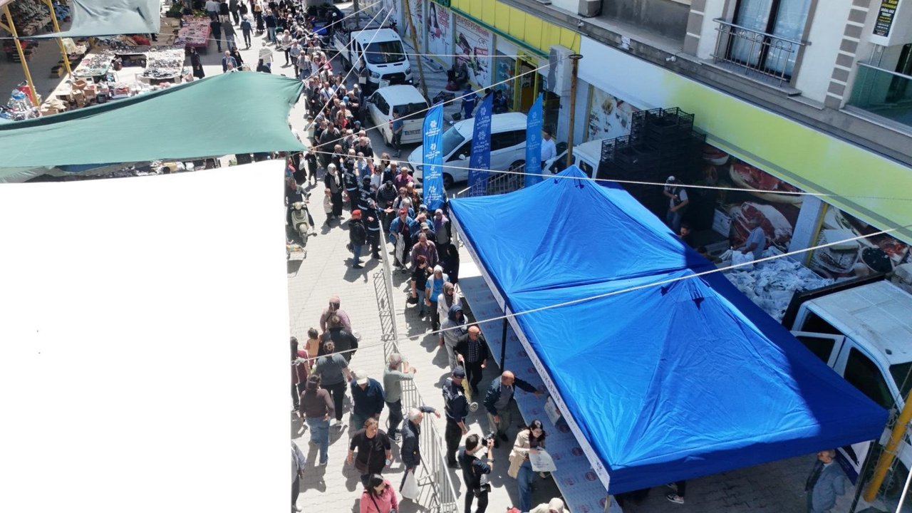Başkan Çerçioğlu binlerce fideyi Söke'de vatandaşlar ile buluşturdu