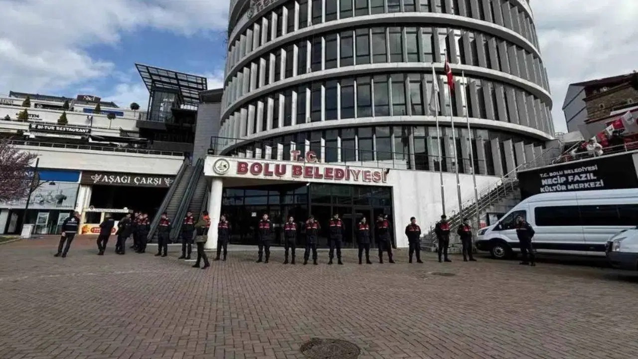 Bolu Belediyesi'ne yönelik soruşturma: 2 adrese baskın, 3 gözaltı