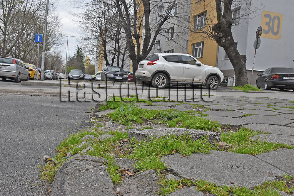 Живеещи на булевард „Илинден“: Падаме на разбити тротоари