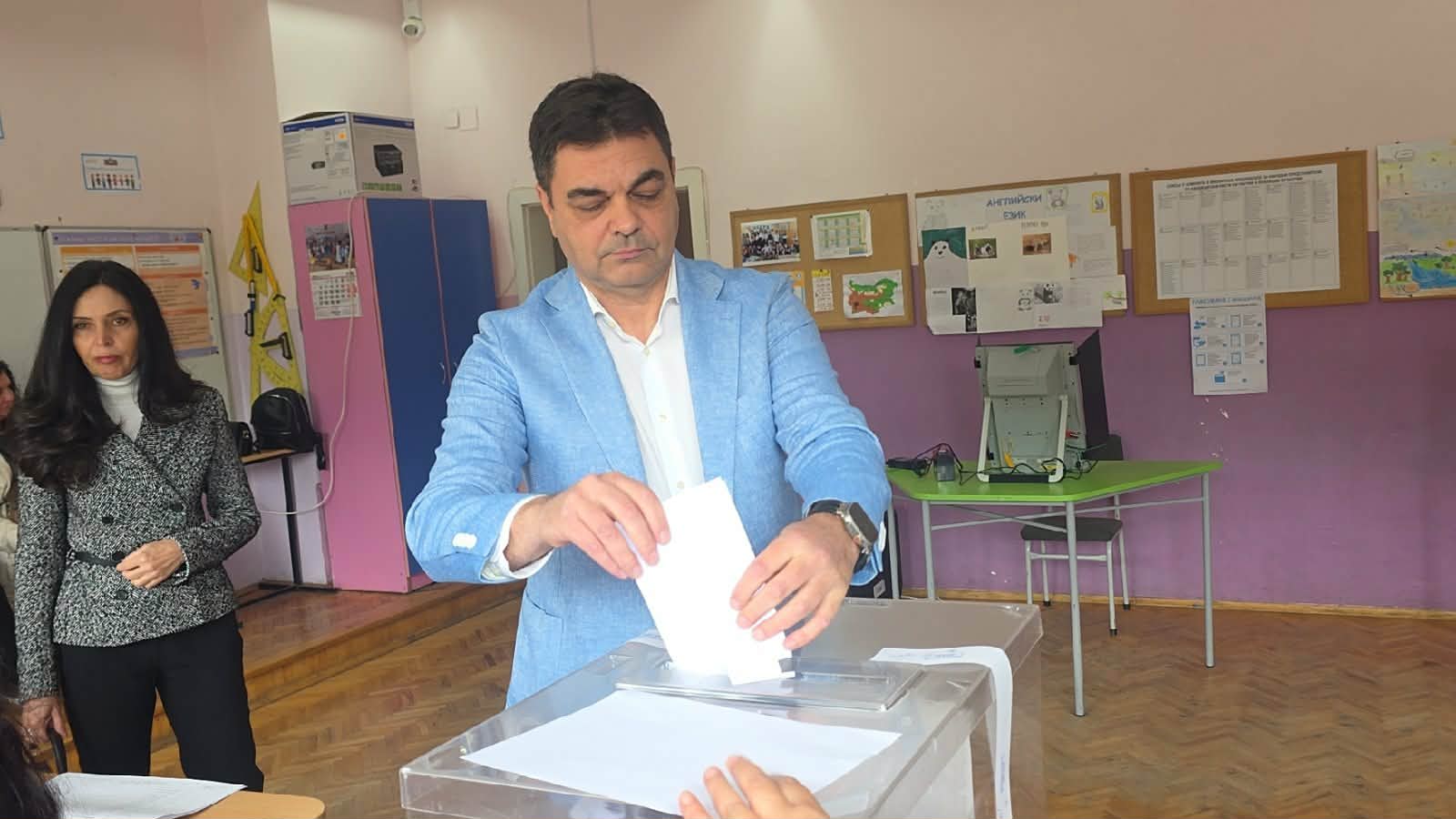 Иво Димов: България трябва да продължи да върви напред