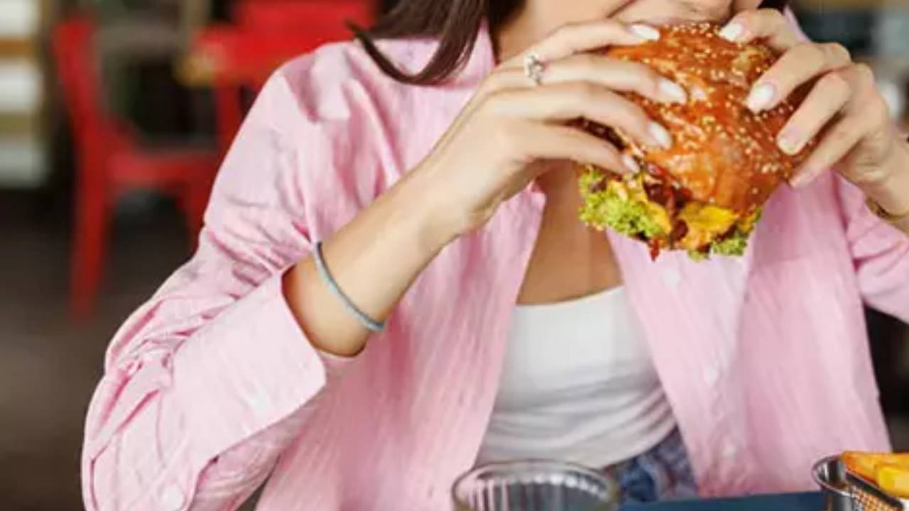 Dışarıdan yemek yeme alışkanlığı kalp ve damar sağlığını riske atıyor