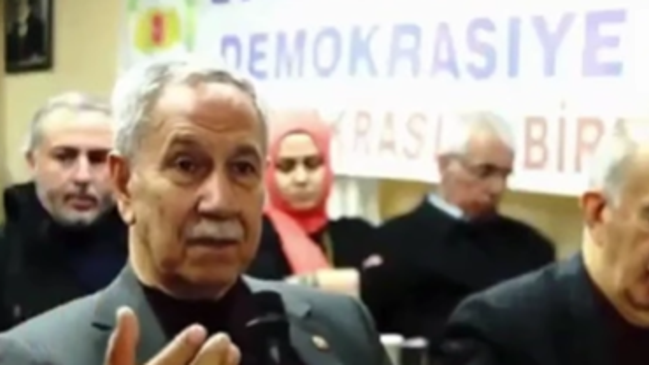 Eski TBMM Başkanı Bülent Arınç: "Bu toplum aziz millet olmaktan çıktı''