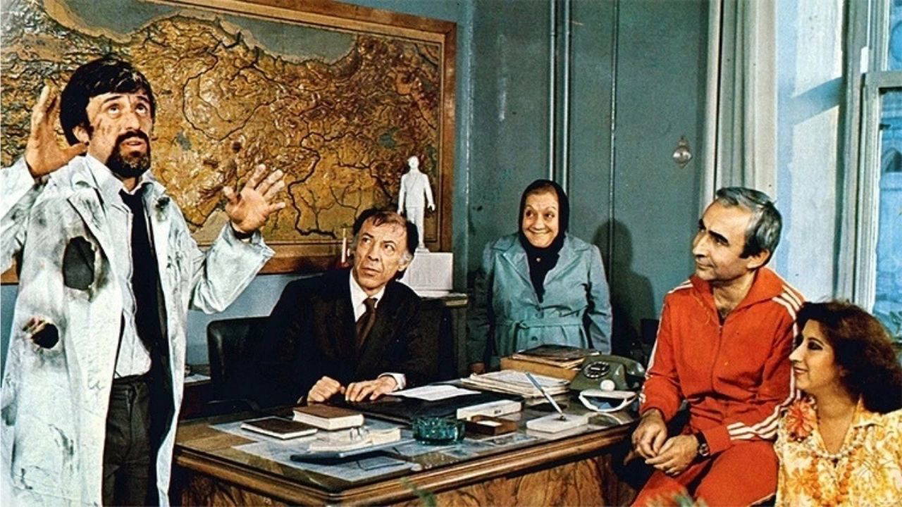 Hababam Sınıfı Dokuz Doğuruyor filminin konusu ne? Hababam Sınıfı Dokuz Doğuruyor filminin oyuncuları kim?
