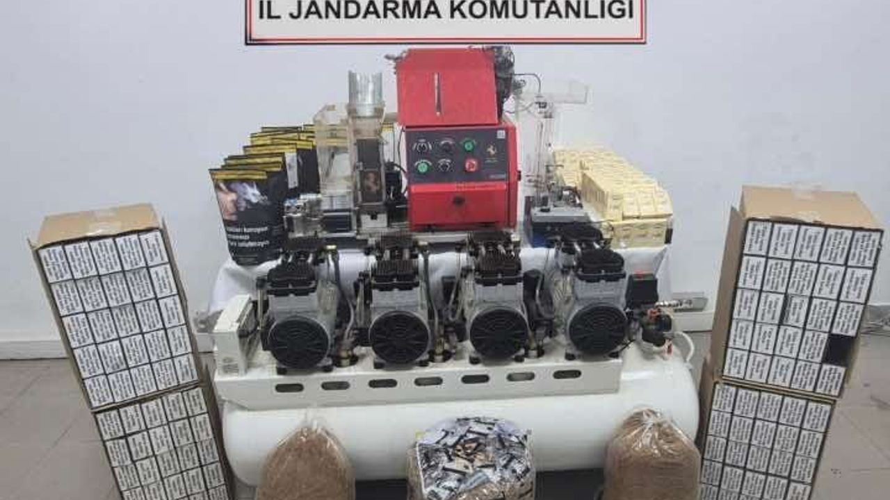 Jandarmadan kaçak tütün operasyonu: Binlerce makaron ele geçirildi