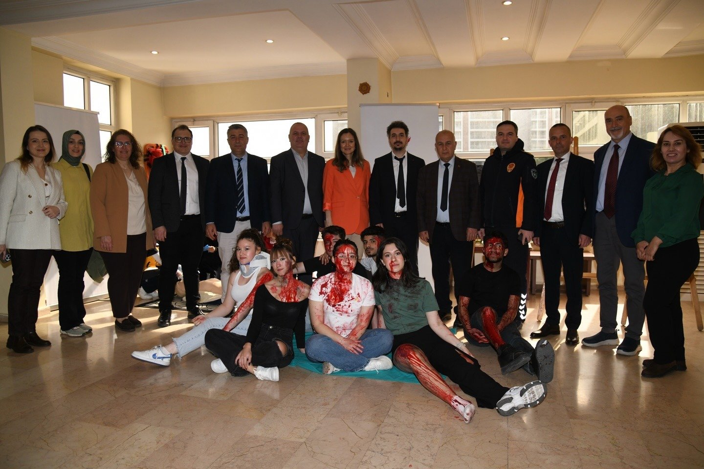Manisa Büyükşehir’den “Afetlerde İnsan Olmak” Sempozyumuna Destek