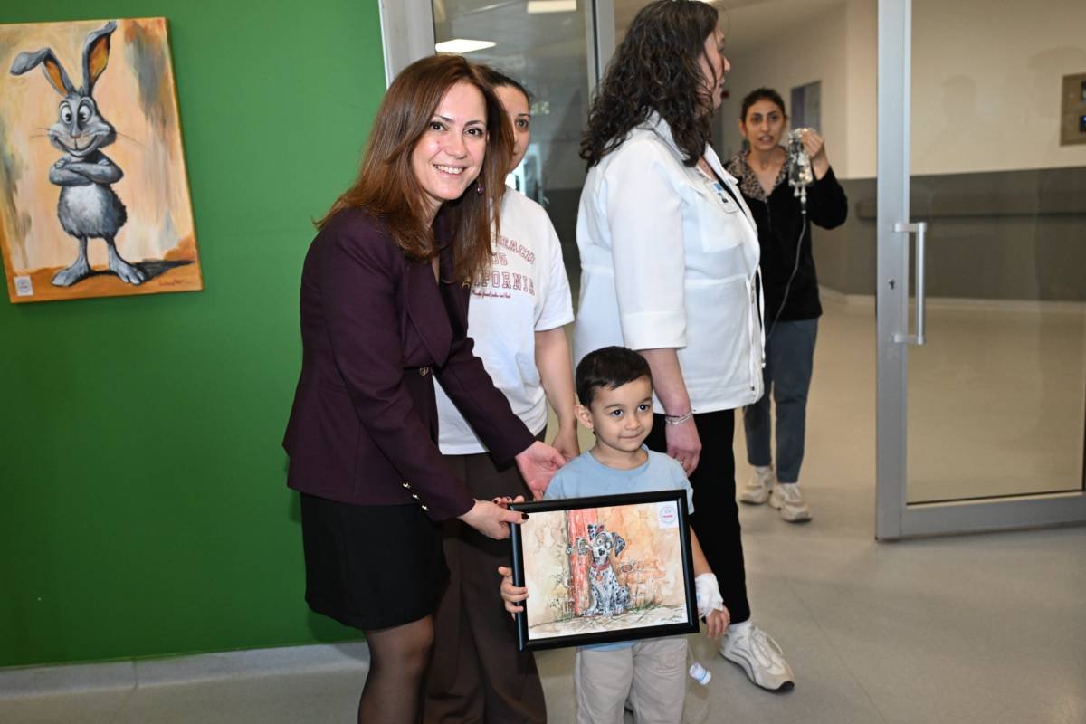 Manisa’da 23 Nisan’da Minik Hastalara Moral Hediyesi