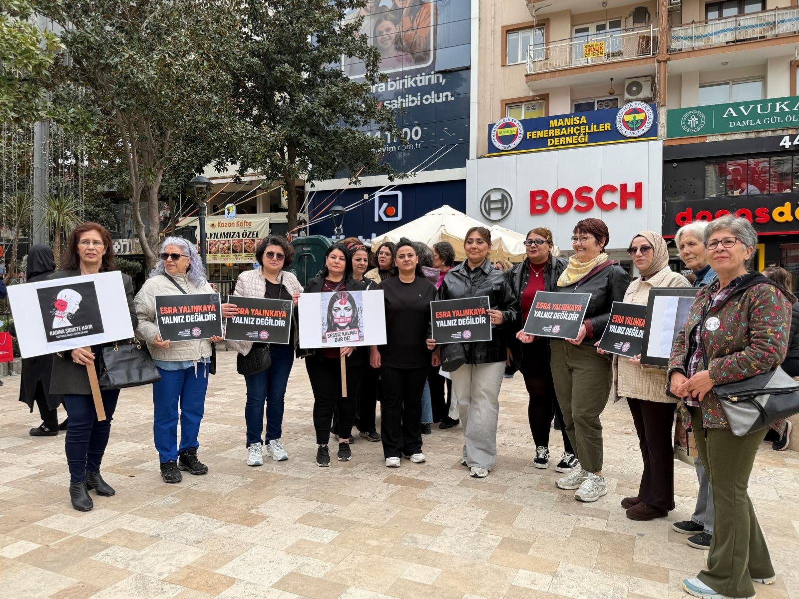 Manisa’da Esra Yalınkaya İçin Kadınlar Eylem Yaptı