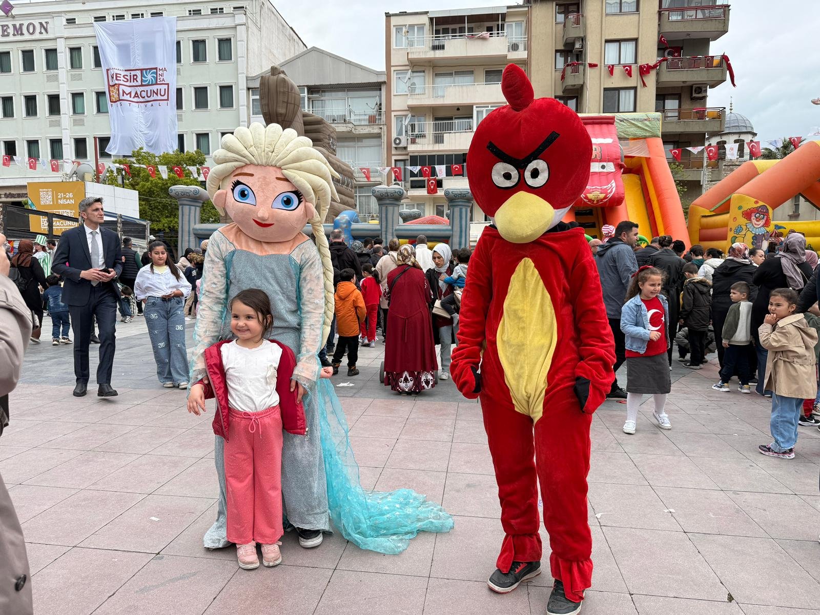 Manisa’da festival coşkusu 23 Nisan’la birleşti