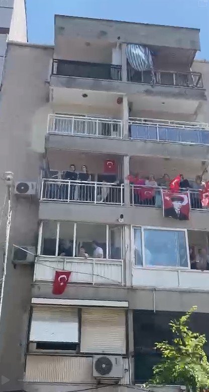 Manisa’da Mesir Coşkusu Balkonlardan Taştı