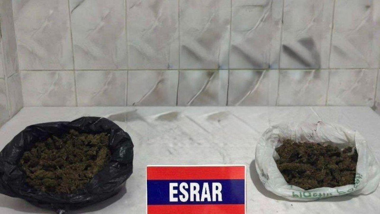 Nazilli’de şüpheli araçtan uyuşturucu ve silah çıktı