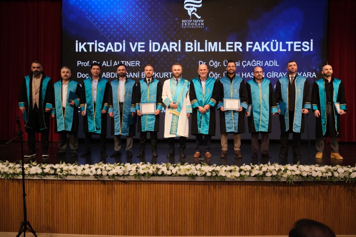 RTEÜ Akademik Yükselme ve Performans Ödül Töreni Gerçekleştirildi