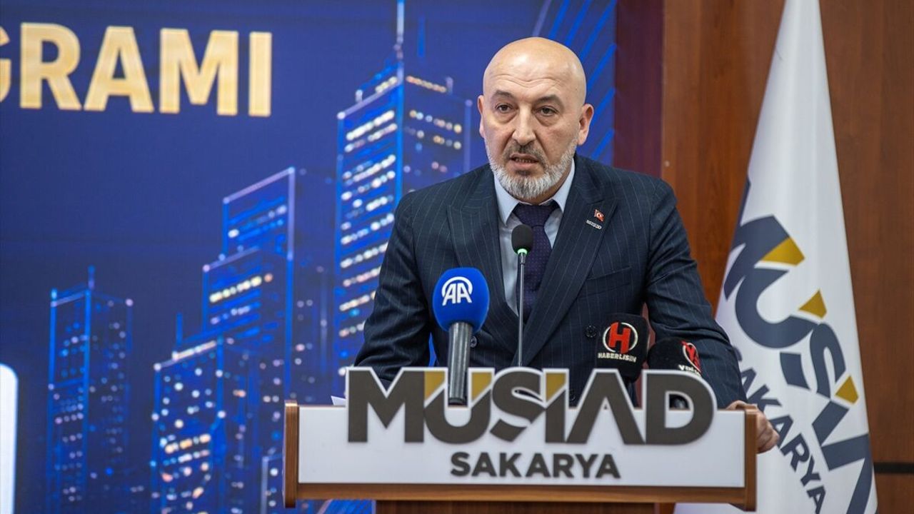 Sakarya'da 'Kentsel Dönüşüm ve Finansman Bilgilendirme Programı' düzenlendi