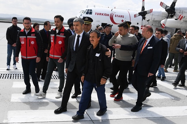 Şehit Polis Memuru Zeki Bacak Uşak'ta Son Yolculuğuna Uğurlandı