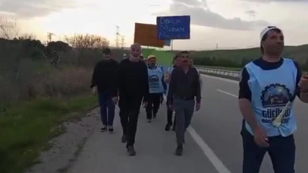 Tahliye edilen Başaran Aksu, madencilerle Ankara yolunda