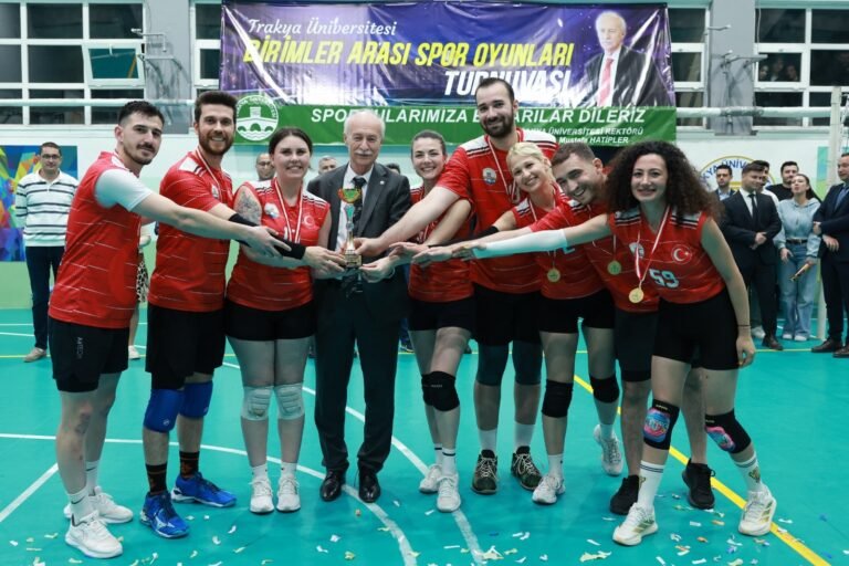 TÜ’de voleybol coşkusu