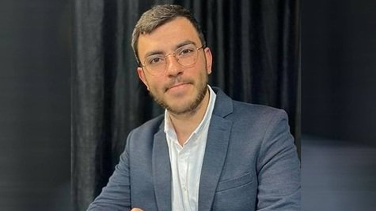 Tutuklu gazeteci İsmail Arı'ya bir dava daha açıldı