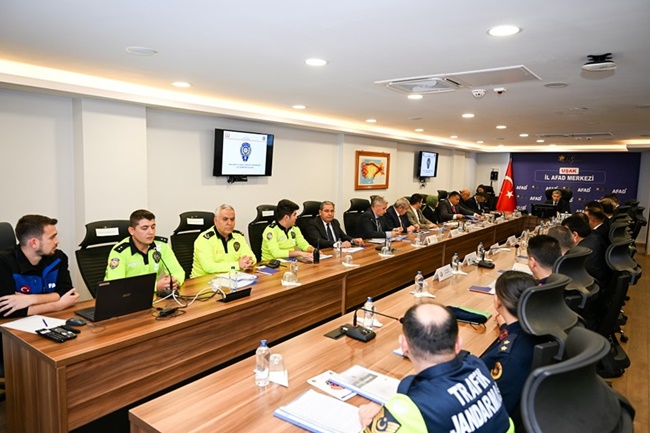Uşak’ta kış mevsimi trafik tedbirleri gözden geçirildi