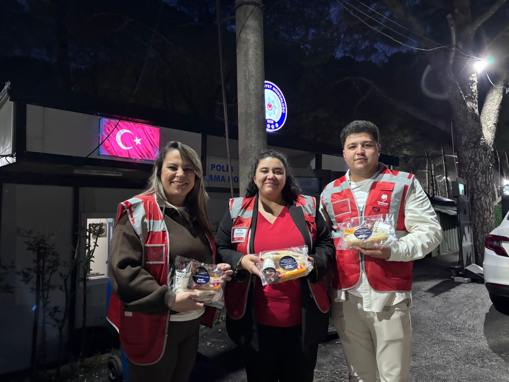 Yunusemre’den Emniyet Mensuplarına Anlamlı Ziyaret