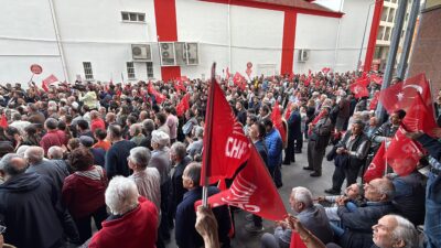 Afyonkarahisar’da “Millet iradesine sahip çıkıyor” eylemi sürüyor