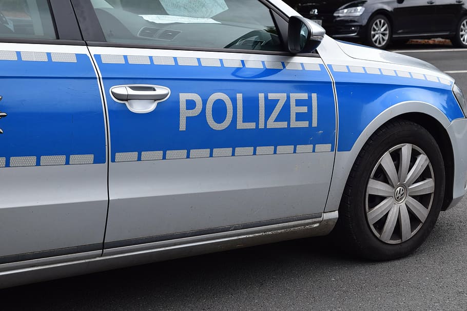 Almanya'nın Leipzig kentinde araç yayaların üzerine daldı