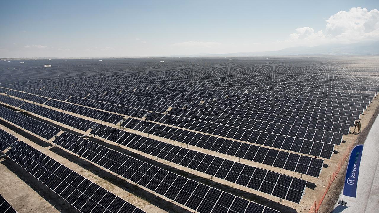 Avrupa’nın en büyük güneş enerji santrali Konya’da