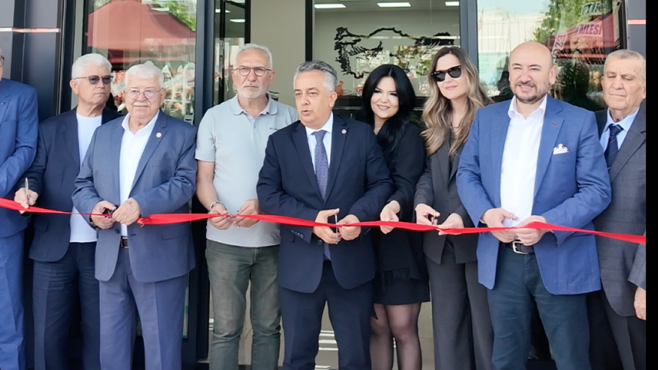 Aydınlı genç avukat Ece Durak hukuk bürosunu açtı