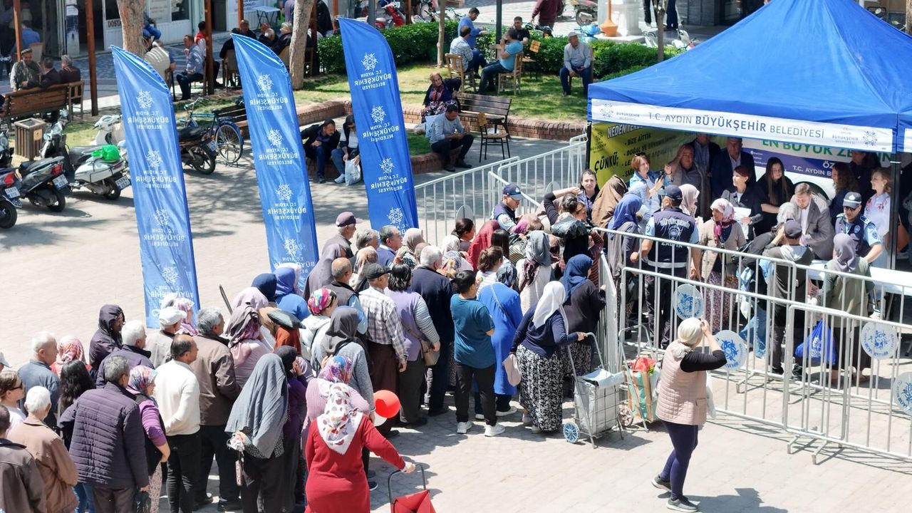 Başkan Çerçioğlu'nun öncülüğünde ata tohumlarından üretilen fideler vatandaşlarla buluşuyor