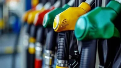 Benzine indirim geliyor! Tabelalar bu gece yarısı değişecek!