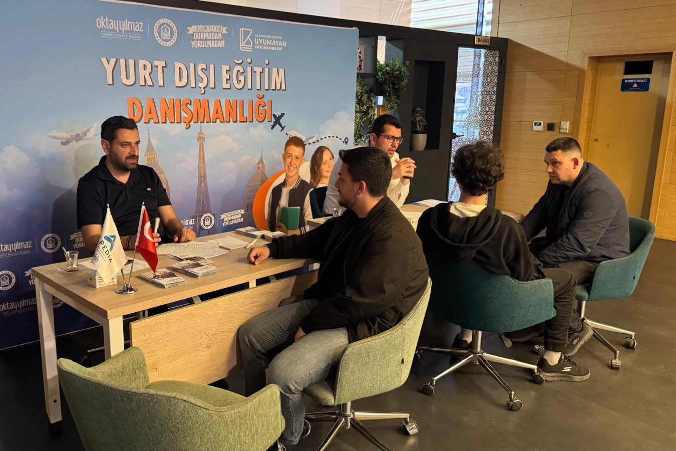 Bursa Yıldırım Belediyesi'nden gençlere eğitim danışmanlığı