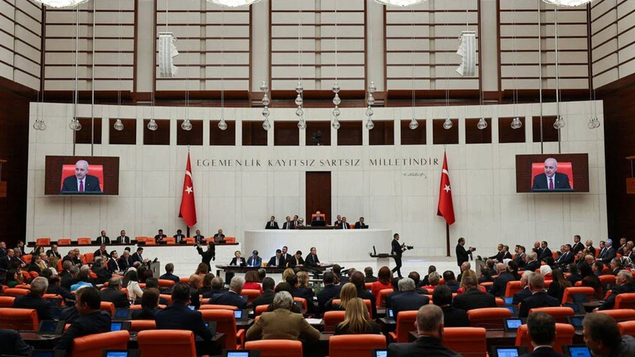 CHP’den kadın istihdamı hamlesi: 22 imzalı komisyon teklifi TBMM’de
