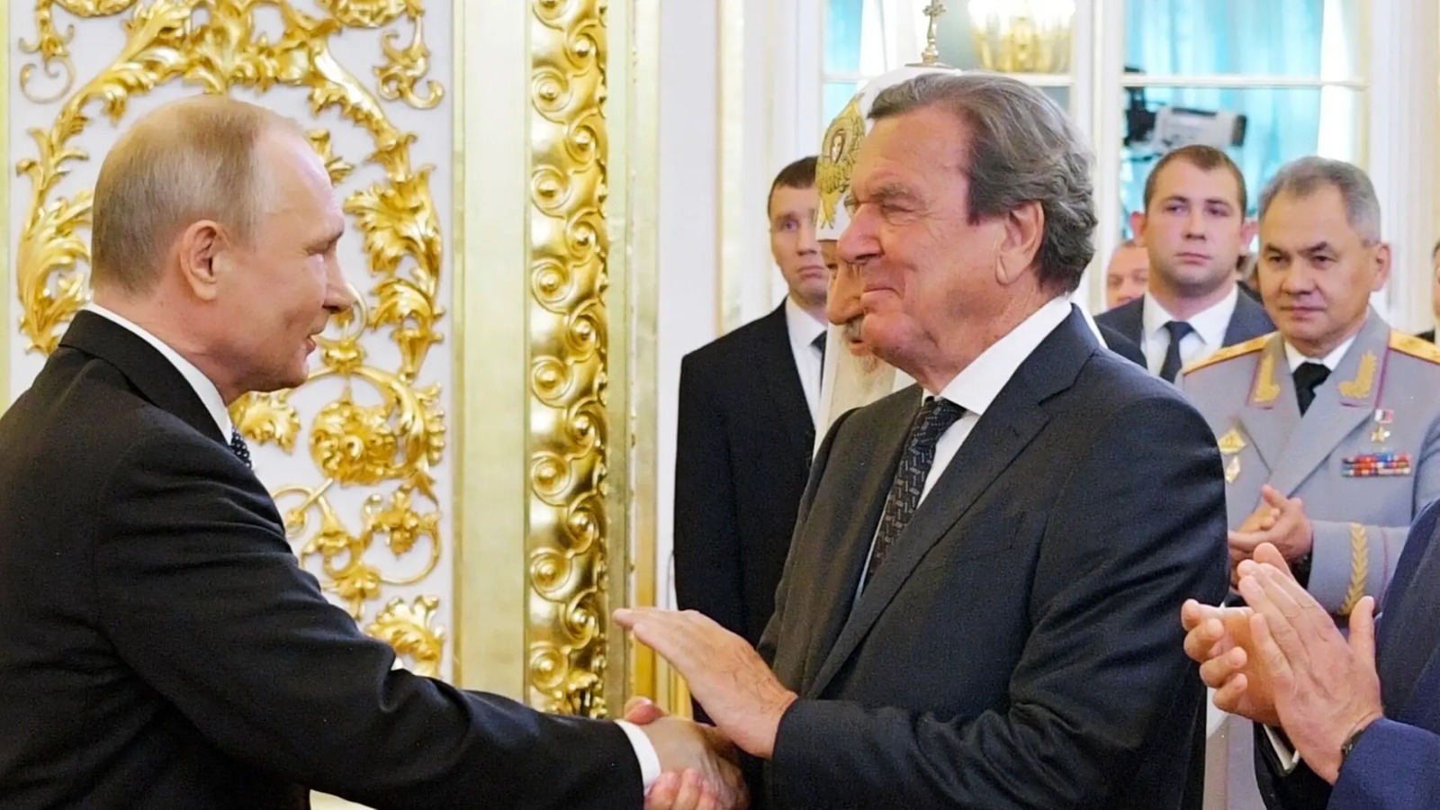 Eski Başbakan Schröder Ukrayna ’da arabulucu mu oluyor?