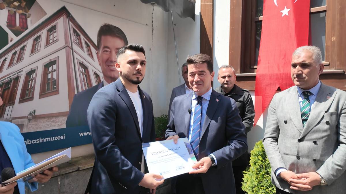 Geleceğin Dokusunda Karma Resim Sergisi Açıldı