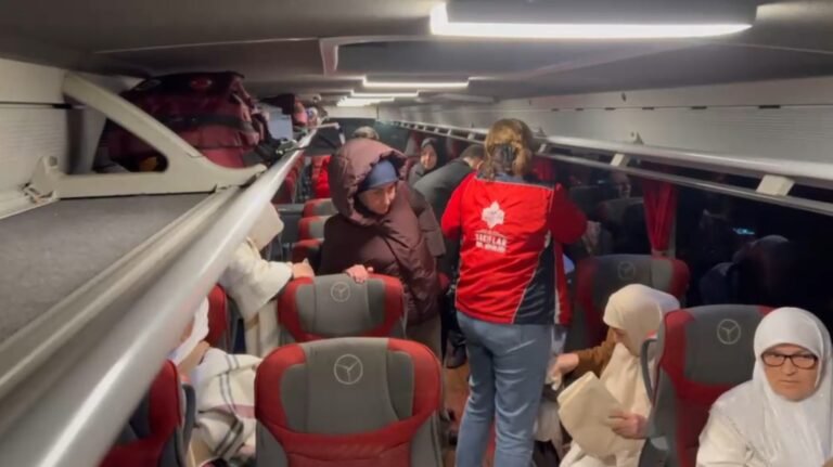 Hacı adayları uğurlandı