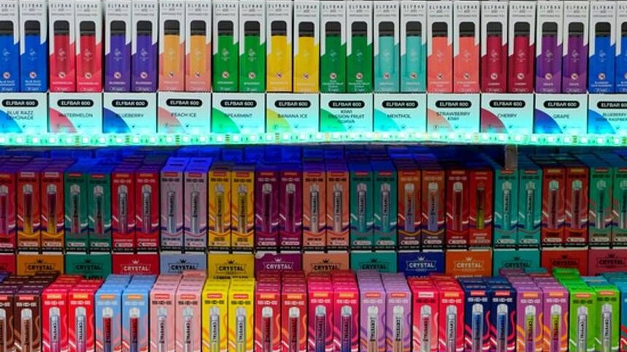 Hollanda’da araştırma: Vape cihazlarının rengi kullanım isteğini artırıyor