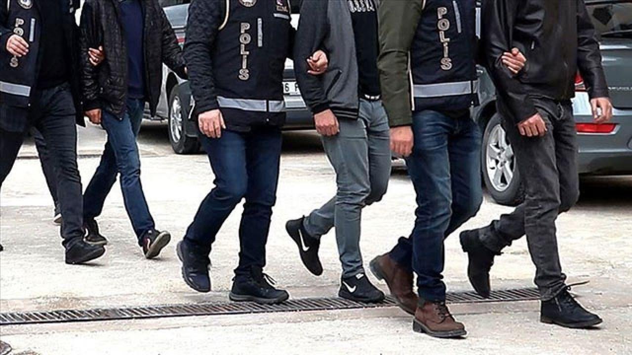 İzmir'de FETÖ operasyonu: 9 şüpheli yakalandı