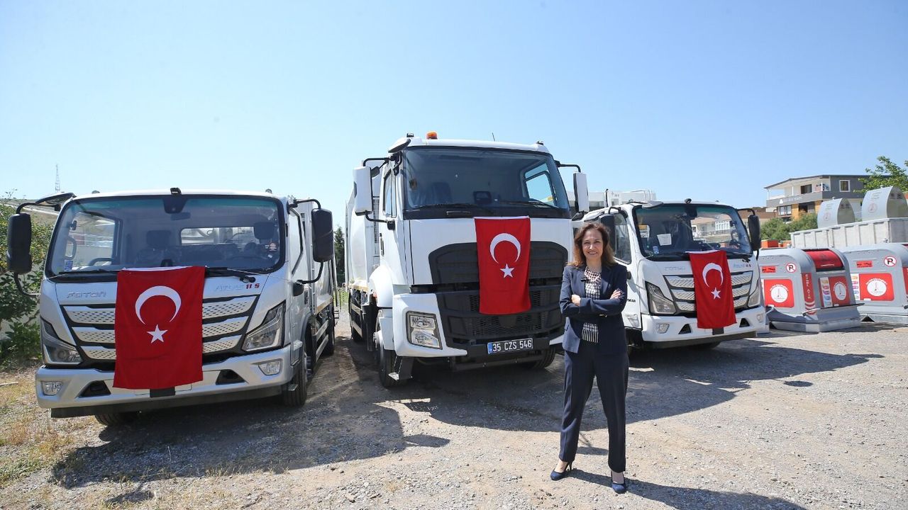 Karşıyaka’nın temizlik filosuna üç yeni kamyon