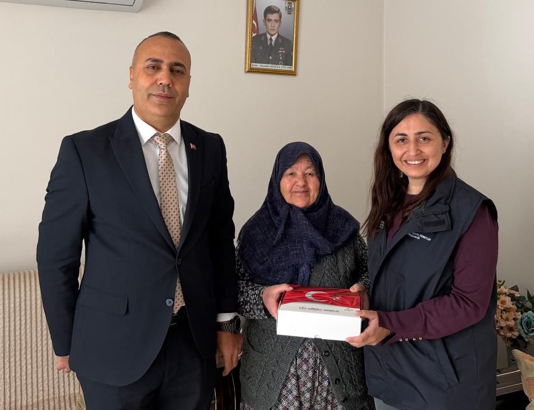 Manisa Büyükşehir’den Şehit Annelerine Anlamlı Ziyaret
