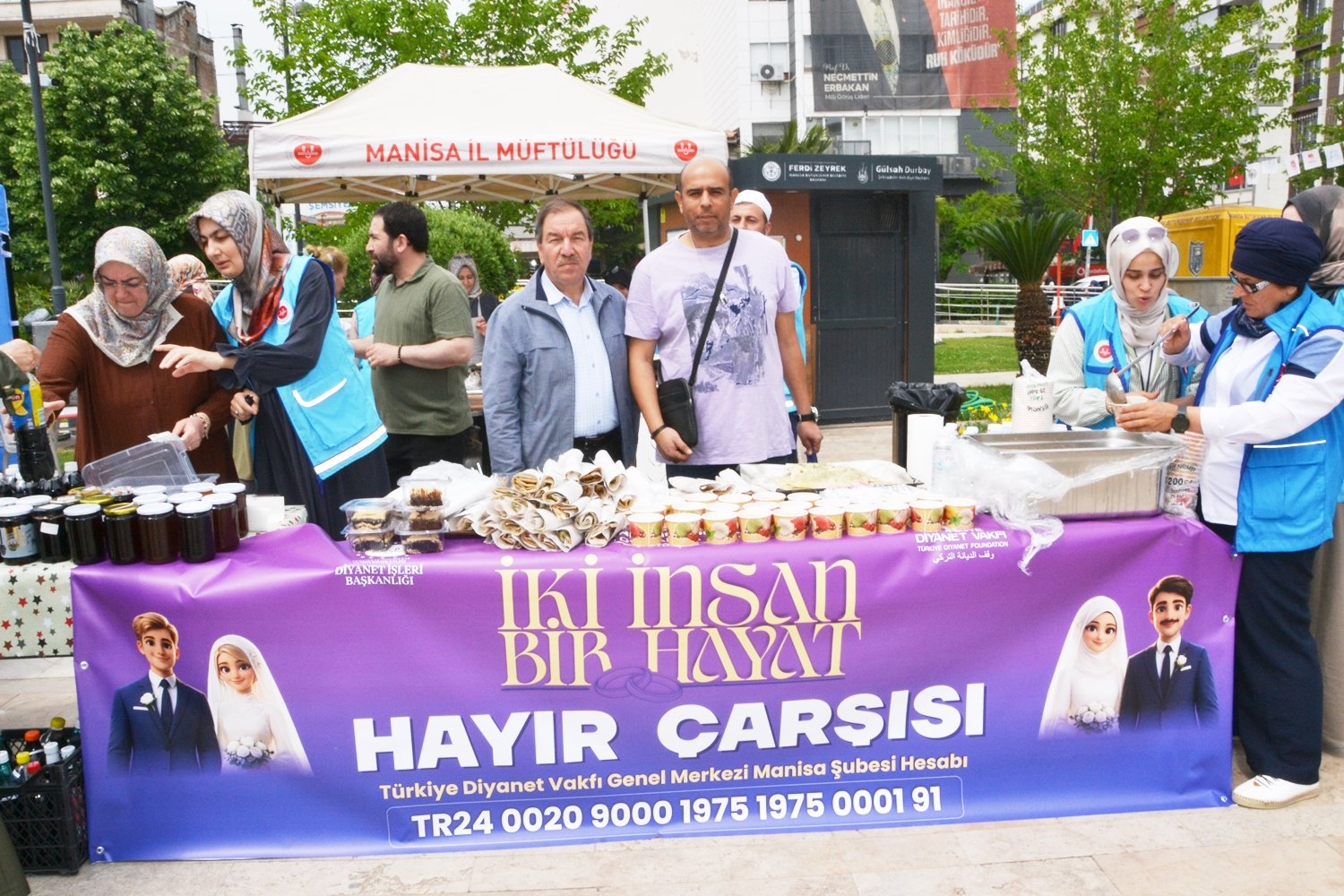 Manisa’da İhtiyaç Sahibi Çiftler İçin Hayır Çarşısı Kuruldu