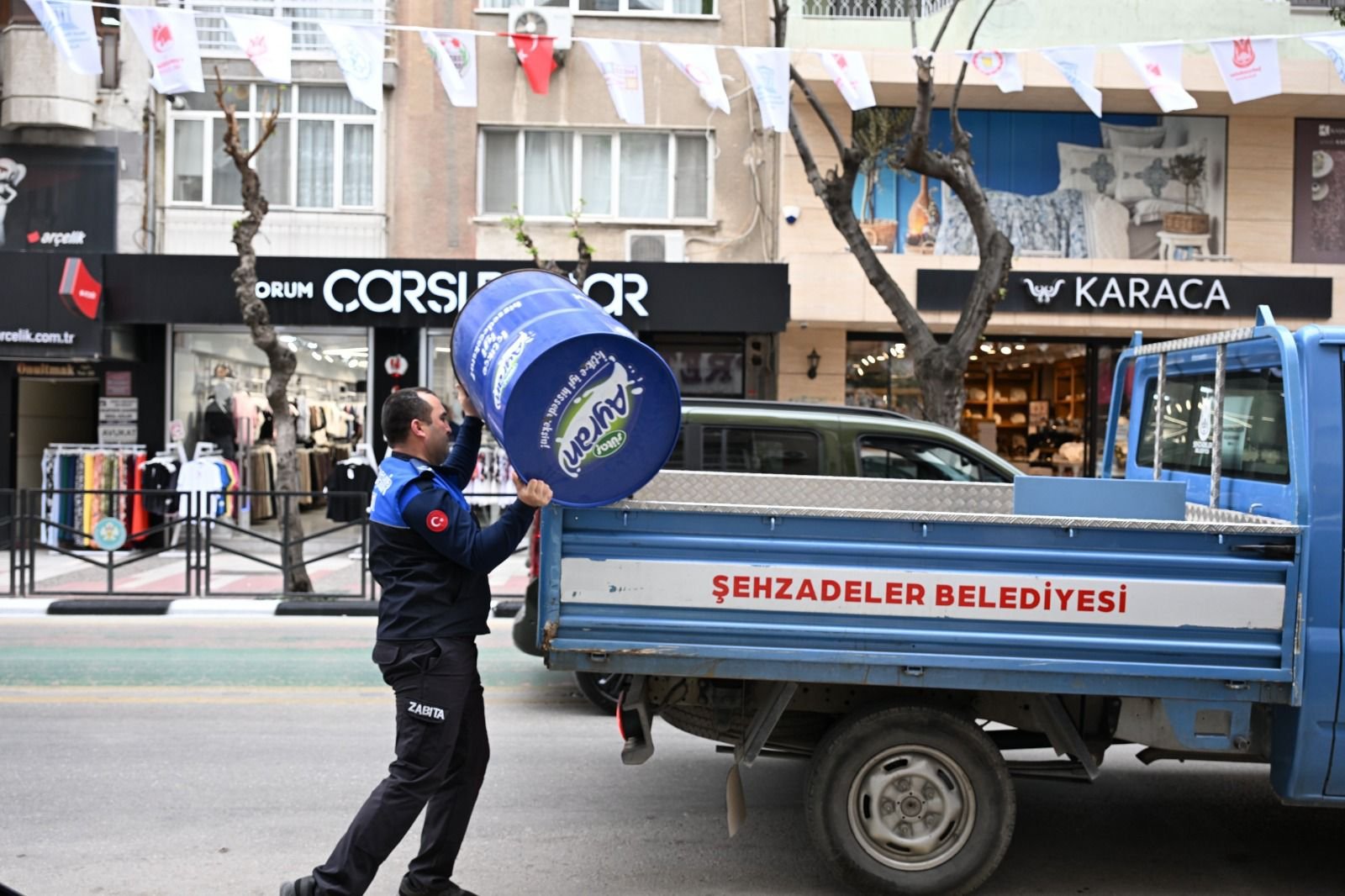 Manisa’da Kaldırımlar Yayaların