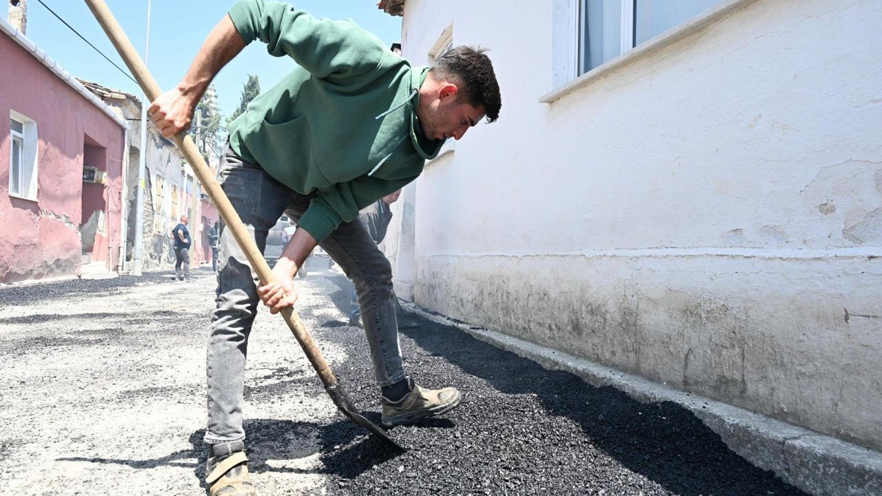 Muradiye’de Yol Yenileme ve Asfalt Seferberliği