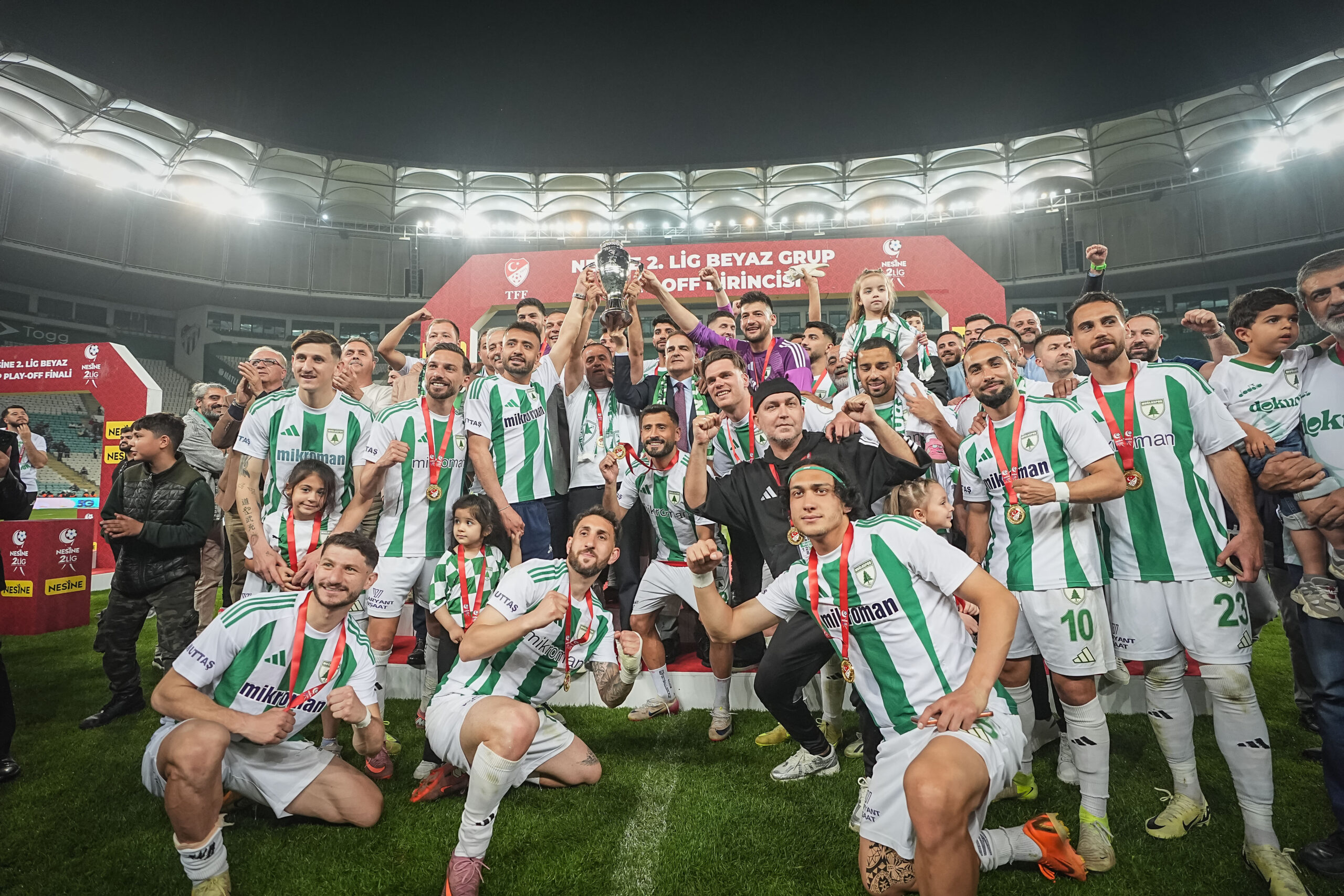 Şampiyon Muğlaspor'a coşkulu karşılama