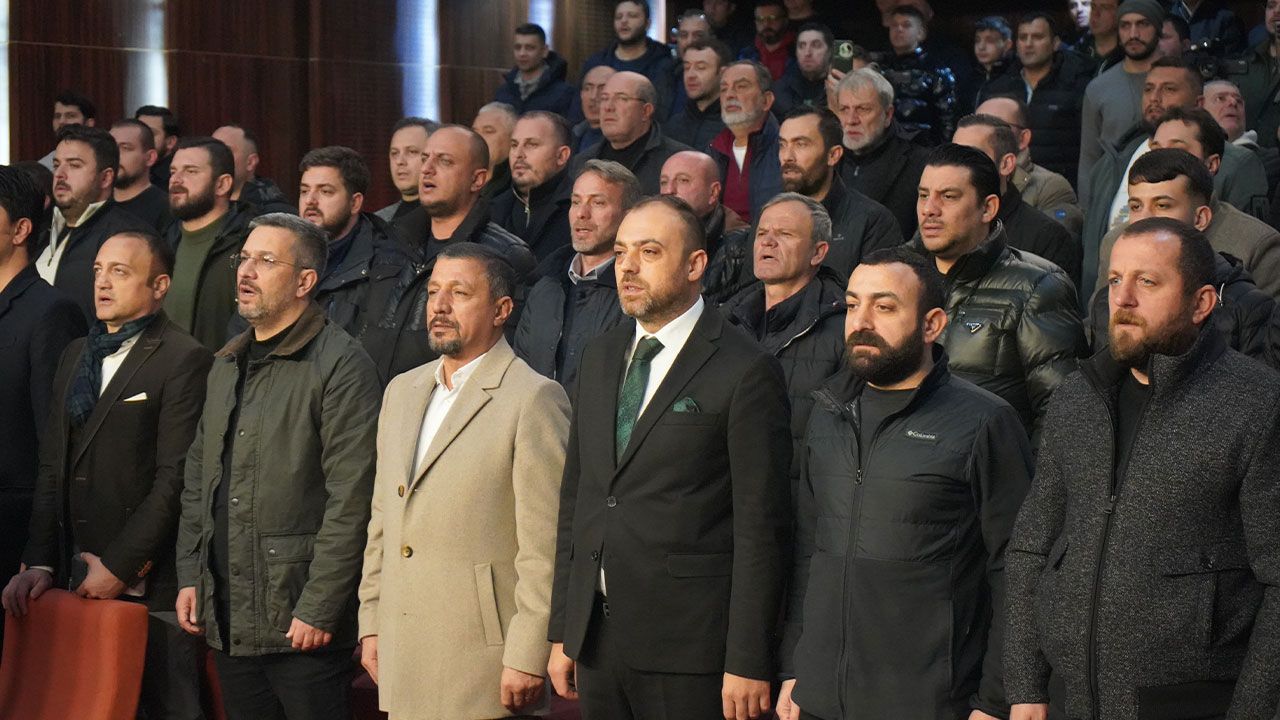 SON DAKİKA: Yönetimden sürpriz karar...Sakaryaspor genel kurula gidiyor