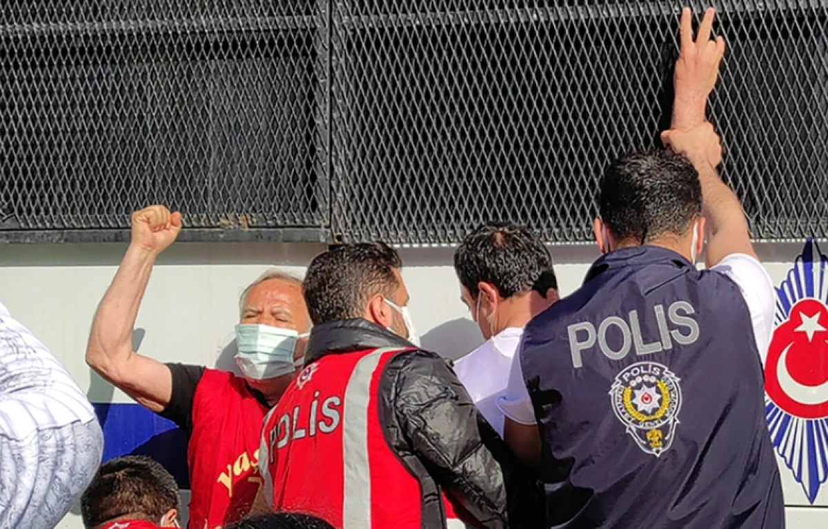 Taksim Meydanı'na yürümek isteyen gruplara müdahale