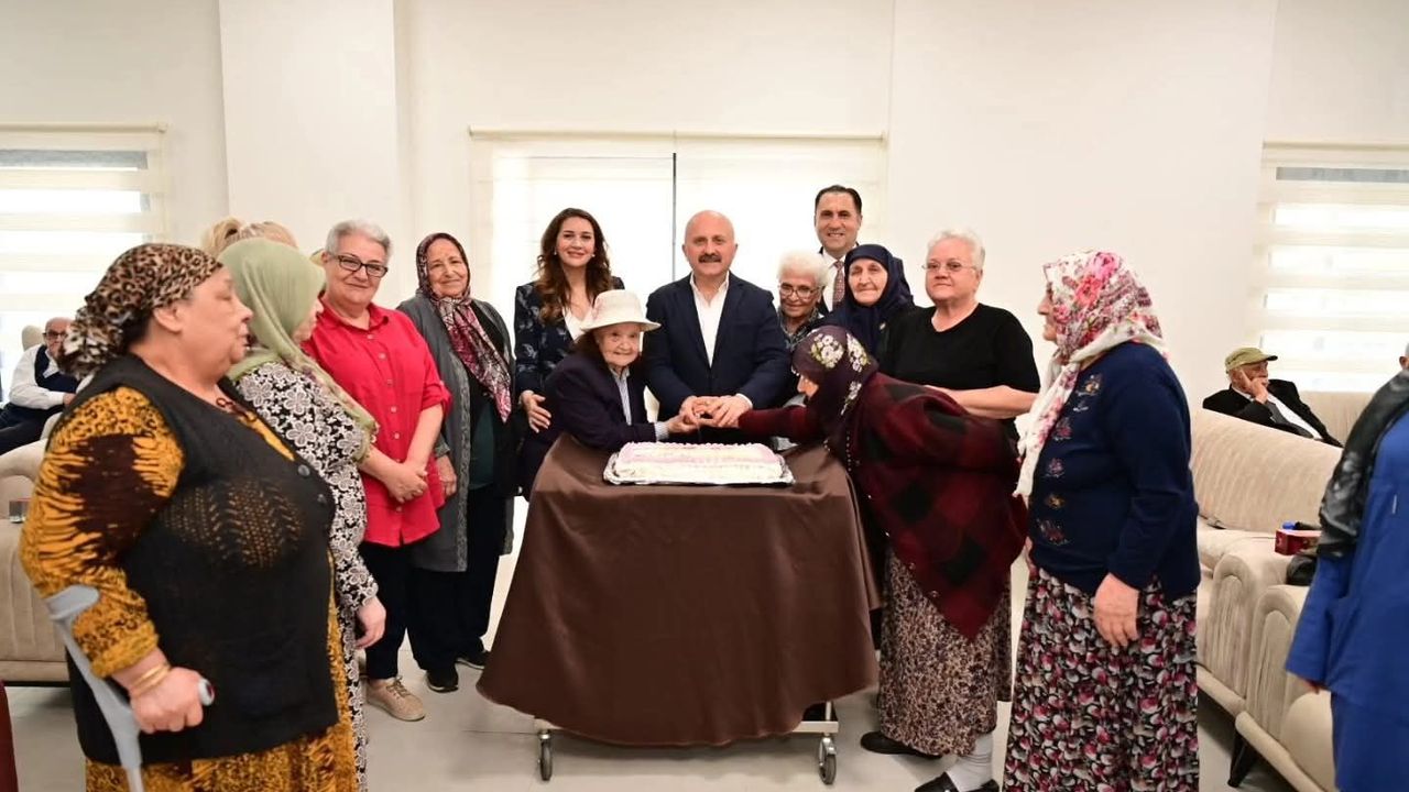 Vali Varol'dan Anneler Günü'nde anlamlı ziyaretler