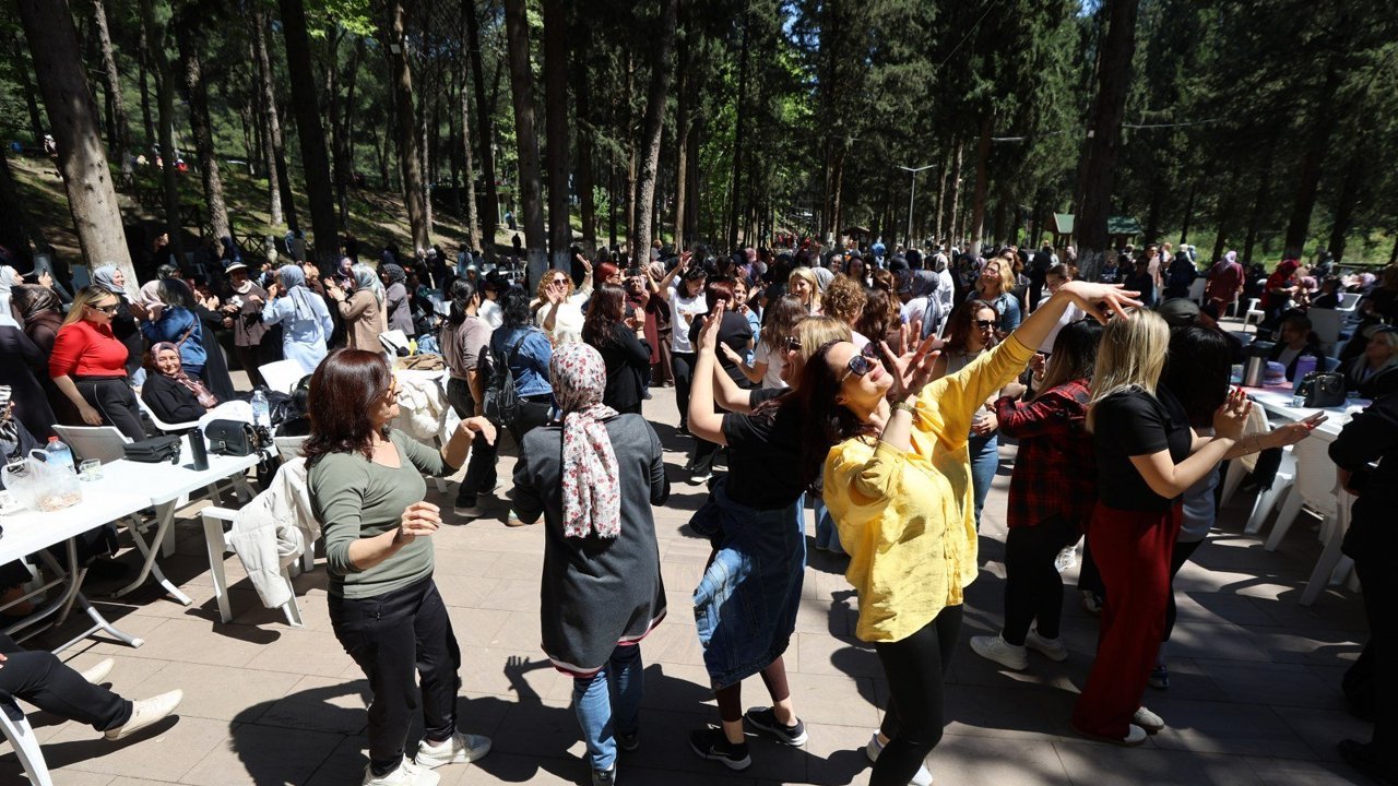 Yunusemreli Kadınlar Hıdırellez Ve Anneler Gününü Kutladı