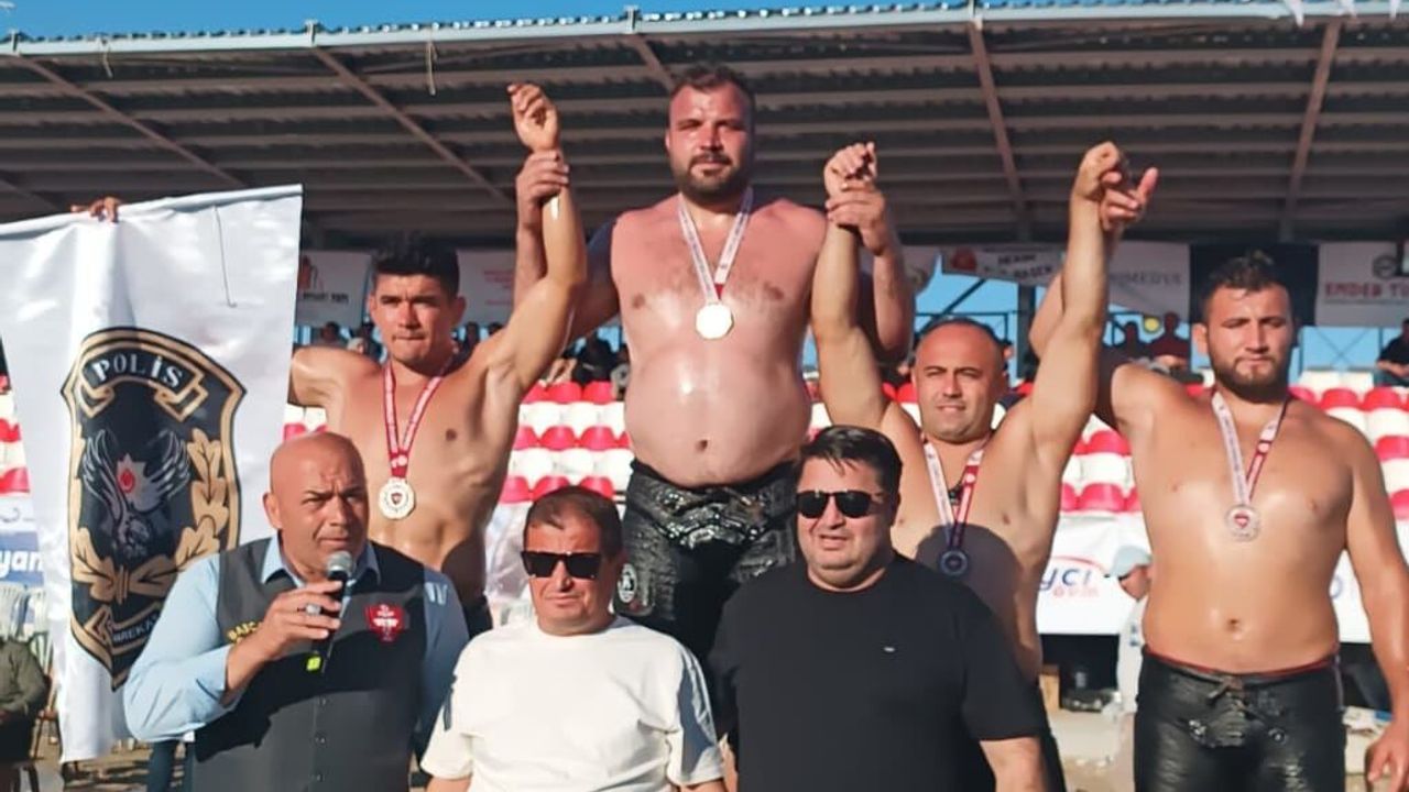 Afyonlu güreşçilerden Karaadilli Güreşleri'nde başarı: 378 pehlivan arasında iki derece!