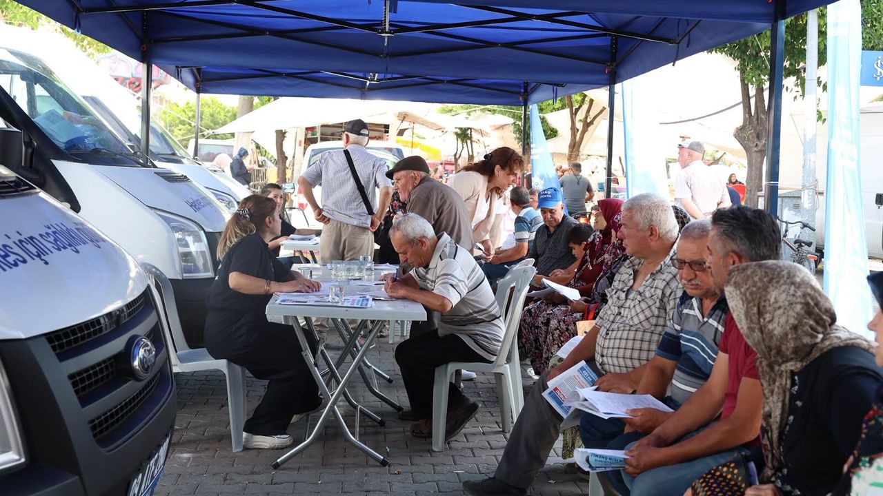 Başkan Çerçioğlu ağız ve diş sağlığı hizmetlerini Umurlu Mahallesi'nde vatandaşlarla buluşturdu