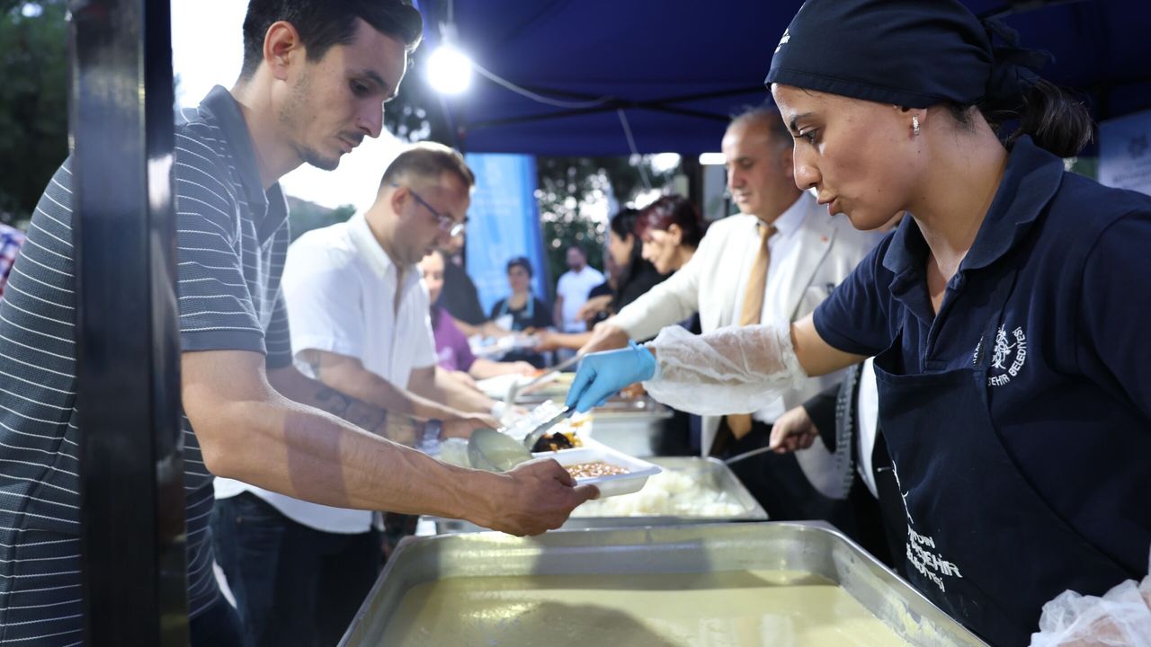 Başkan Çerçioğlu tüm Aydınlıları Muharrem ayı iftarlarına davet etti